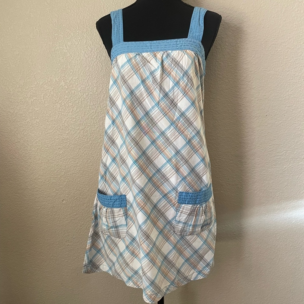 Short plaid dress